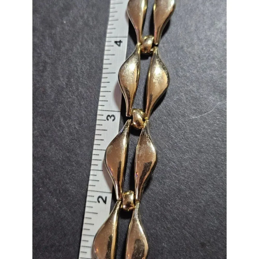Vintage Monet gold tone bracelet 6.75